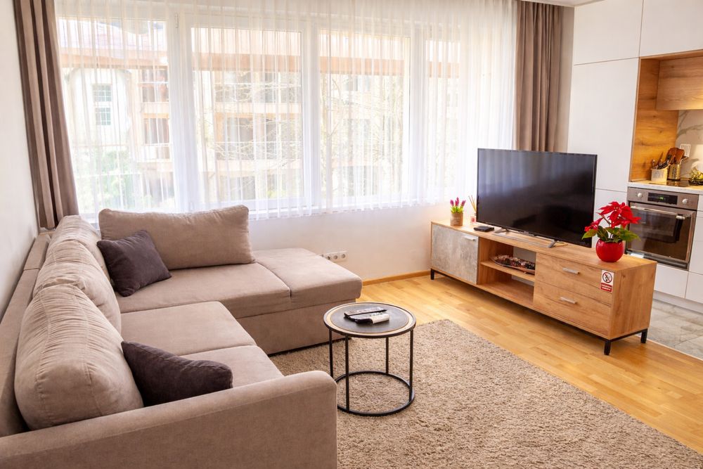 Нощувки София Широк център с гараж