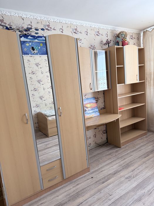 Срочно продам шкаф