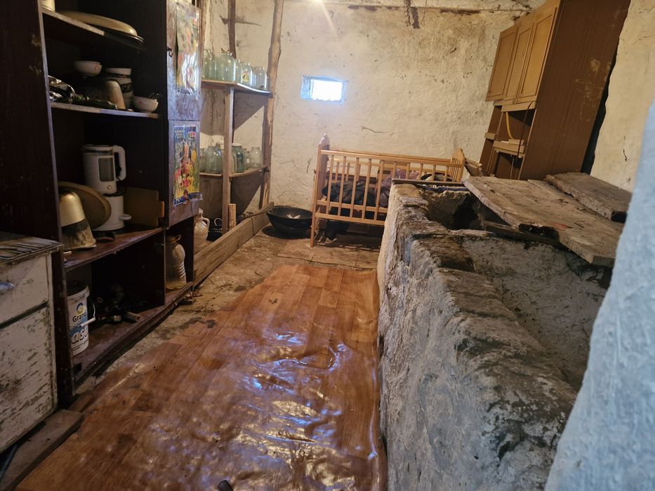 Продаётся дом( землянка)