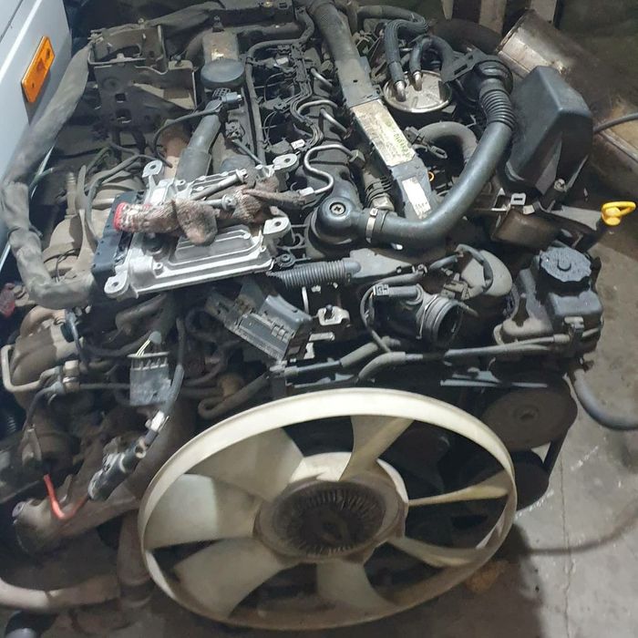 Продам двигатель на мерседес спринтер 646 651