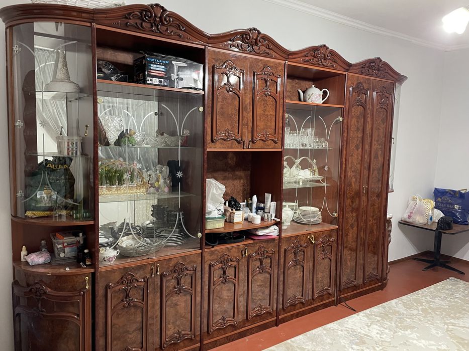 шкаф-стенка для посуды, шфанер для одежды