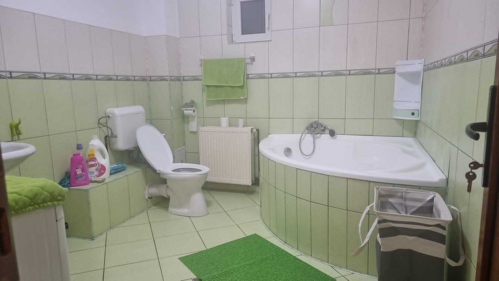 Inchiriez casa individuala  cu 3 camere si curte, zona Rosu, Chiajna