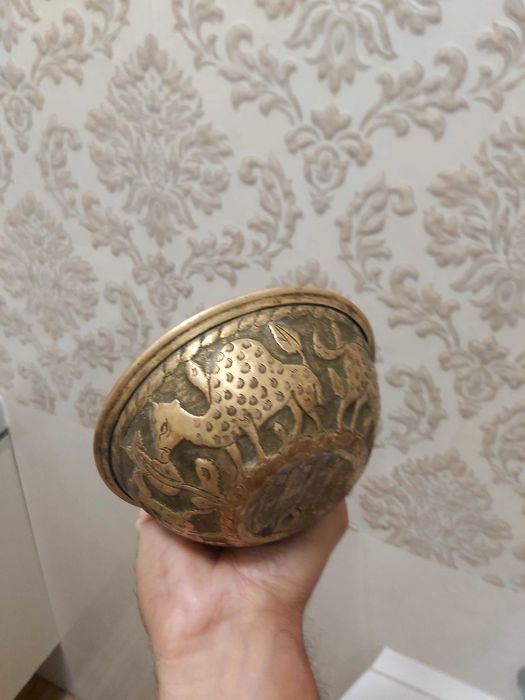 Bol antic deosebit din alama masiva cca. 1900