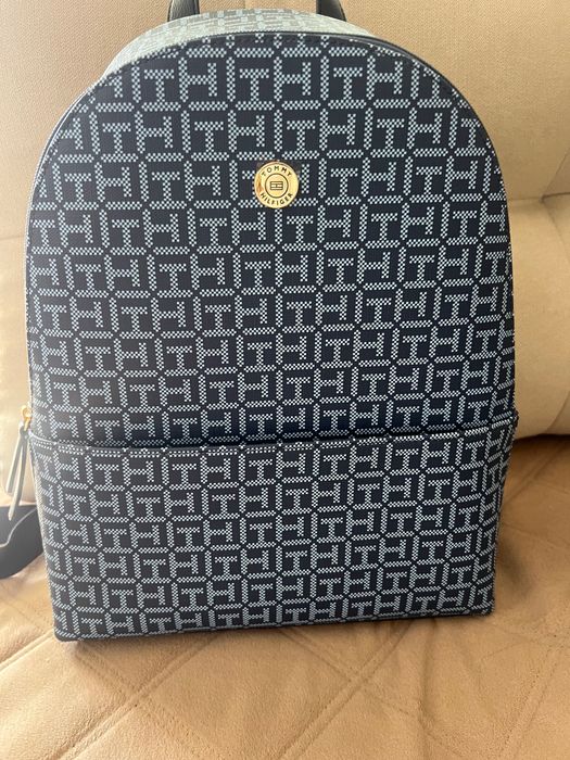 НАМАЛЕНИЕ 139 лв не 229 лв Tommy Hilfiger оригинална раница