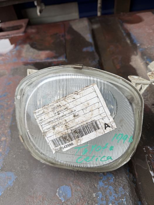 Фары на Toyota Celica 1996