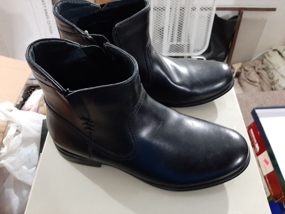 Полусапожки на мальчика 36 размер.