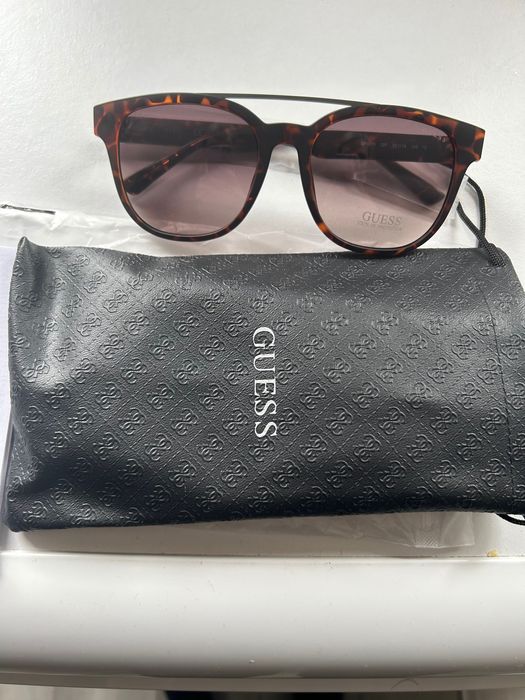 Слънчеви очила Guess