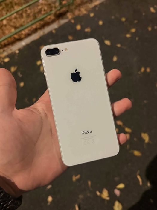 Продам iPhone 8 Plus