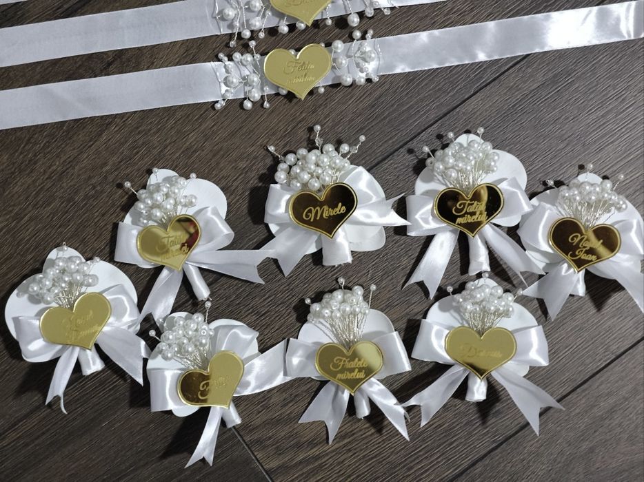 Cocarde și brățări handmade