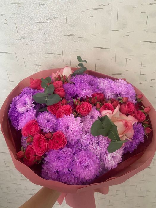 Цветы свежие, гулдер, букеты