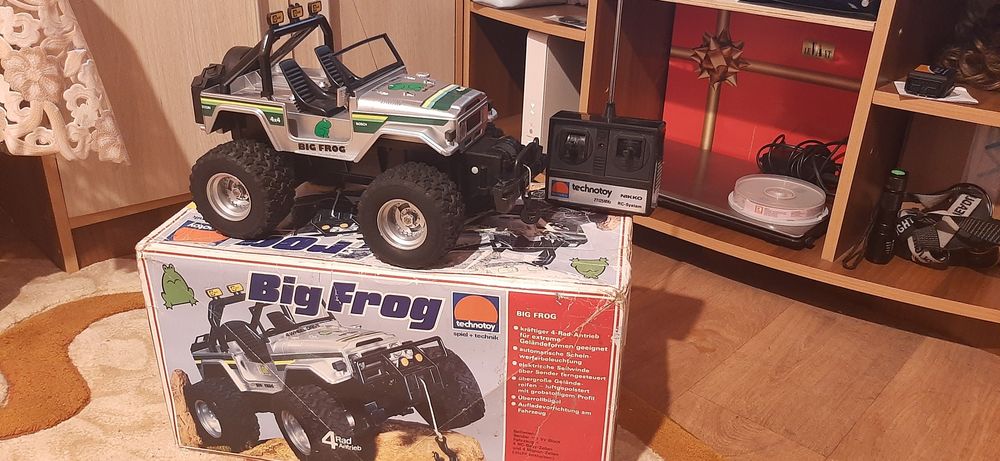 Mașinuța, automodel Nikko Big Frog