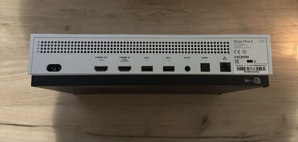 Vând xbox one s