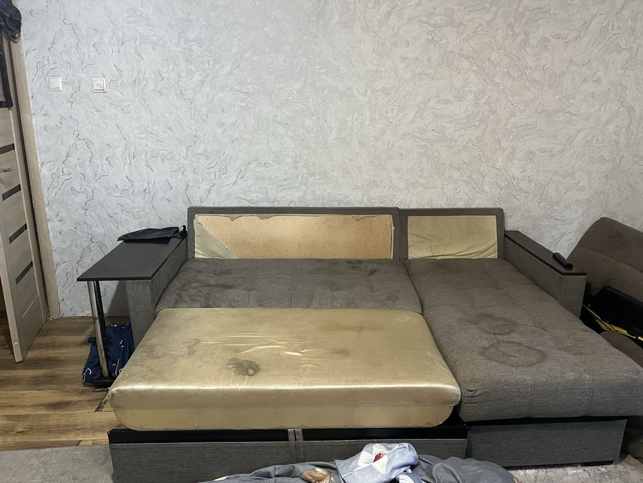 Продам диван б/у серый