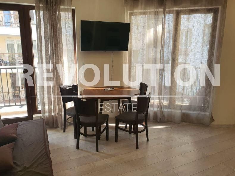 Дава се под наем Тристаен апартамент в Варна, Център - 73 кв.м за 598.23 € - Снимка #2