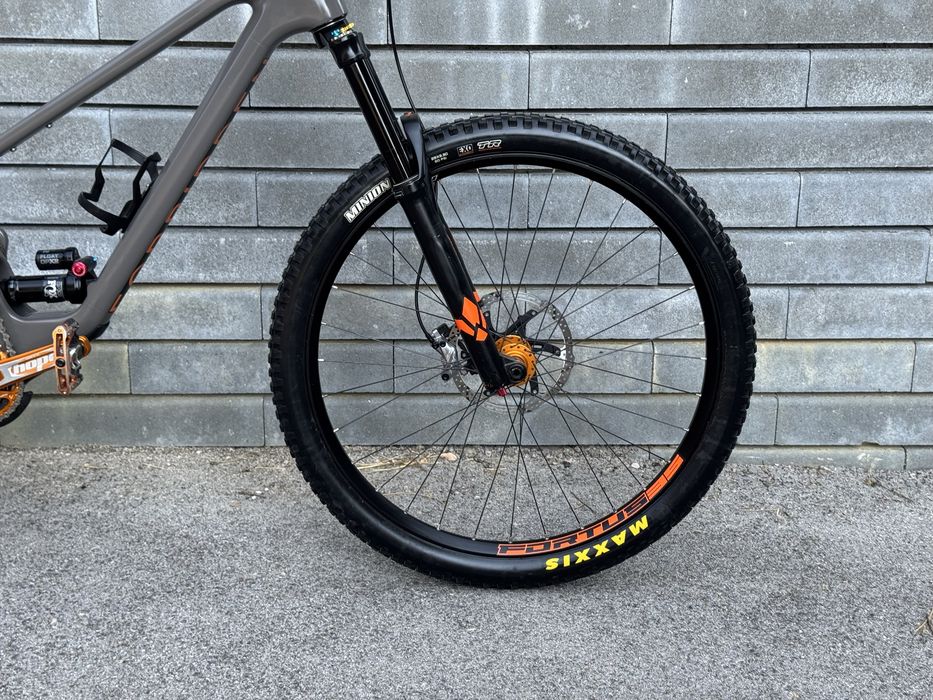 Карбонов планински велосипед FORBIDDEN DRUID CUSTOM BIKE(L размер)