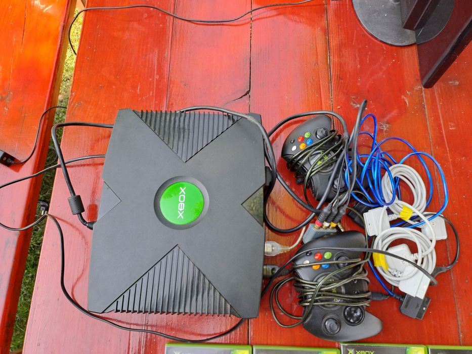 Vand Xbox clasic cu jocuri