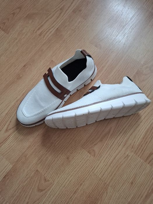 Teniși de exterior mărimea 43