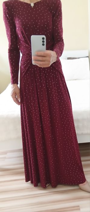 Rochie Nissa ca noua  purtata o singura data.Vreau sa precizez ca eu am 1.65 si tocuri de 7 cm.