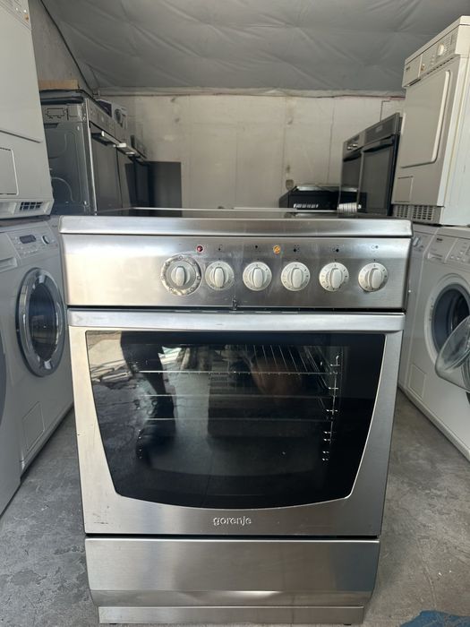 Печка +гаранция 1 година.  Gorenje, конвекця, керамичен плот. Безплатна доставка за София