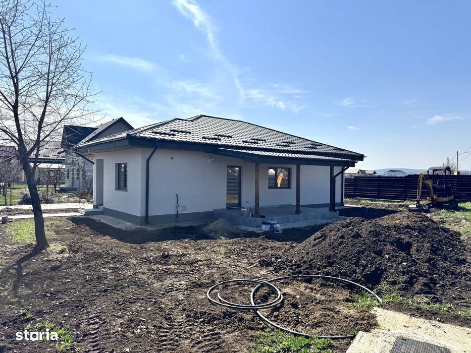 577 mp teren! ASFALT!CANALIZARE!Casa 4 camere, Valea Ursului-Vorovesti