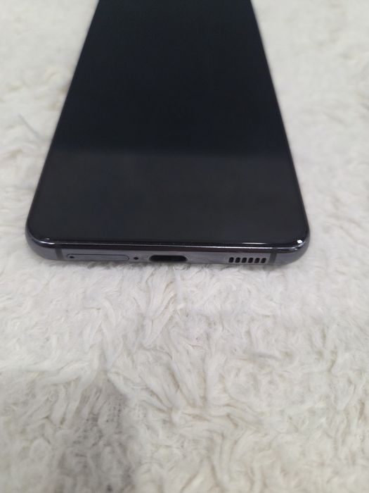 Продам Samsung Galaxy S21