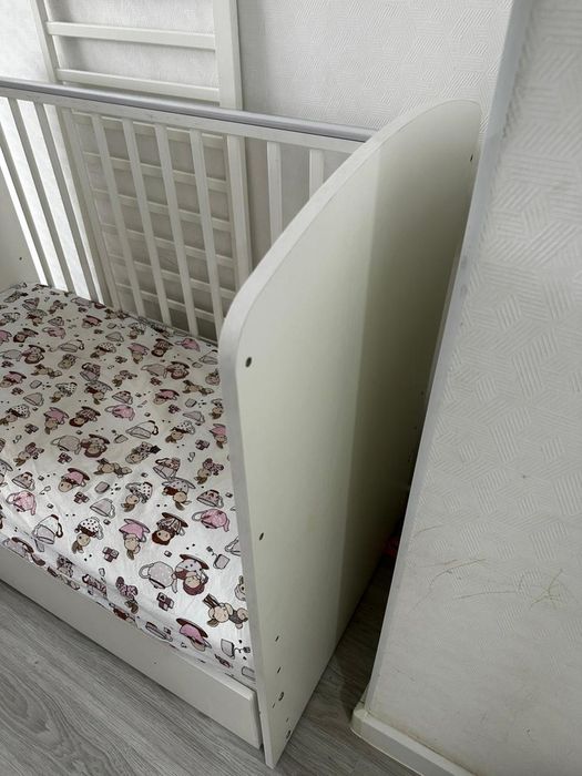 Детская кроватка