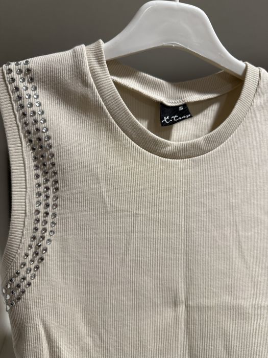 Потник с камъни и паднало рамо