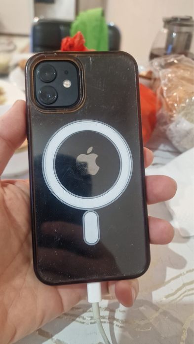 Продам Iphone12 128