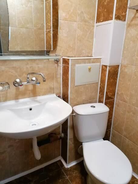 Дава се под наем Двустаен апартамент в Бургас, Лазур - 60 кв.м за 357 € - Снимка #4