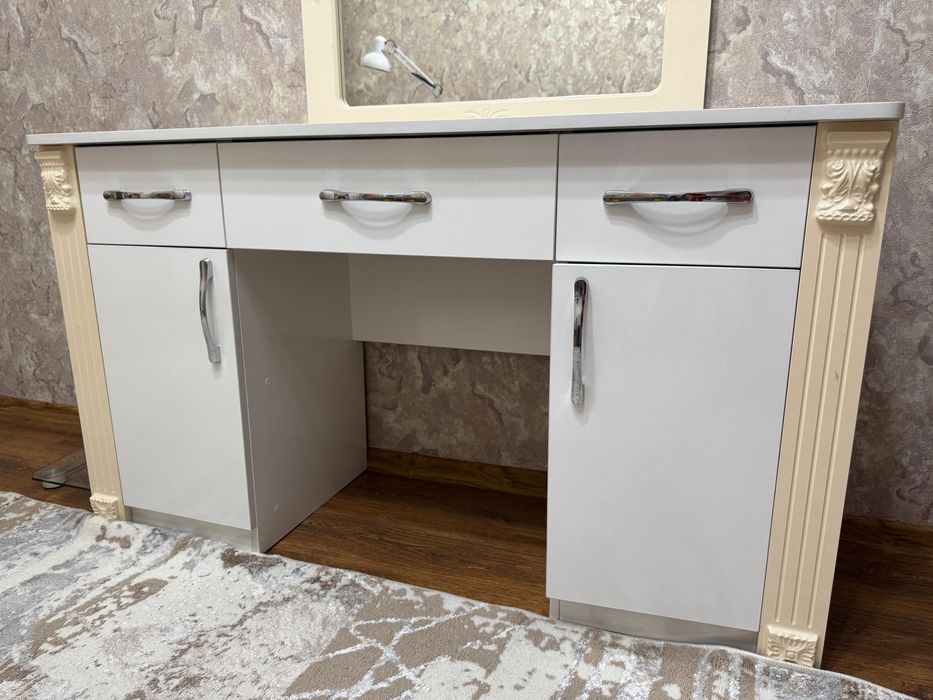 Продам кровать и комод