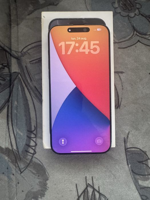 Iphone 16 pro max/90% baterie