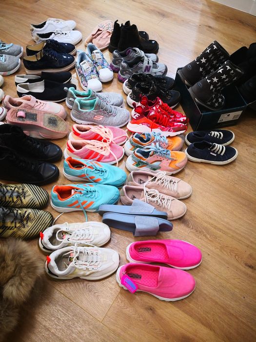 Дамски обувки еспадрили, и маратонки платформи.