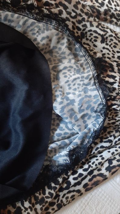 Rochie varsta 13-14 ani din voal cu animal print.