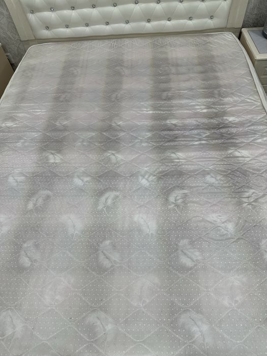 Матрас срочно продам 160/200