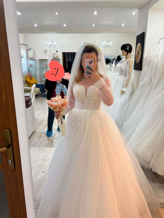 Rochie mireasa model 2026