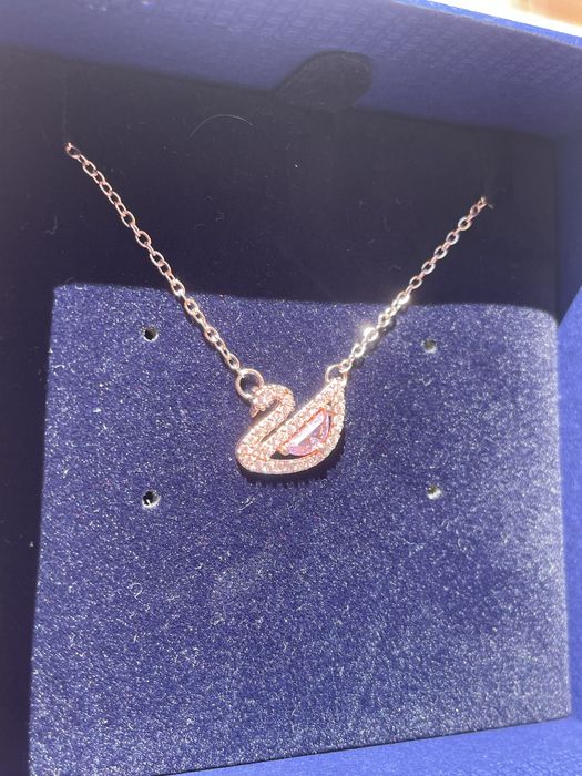 Swarovski колие – елегантен подарък