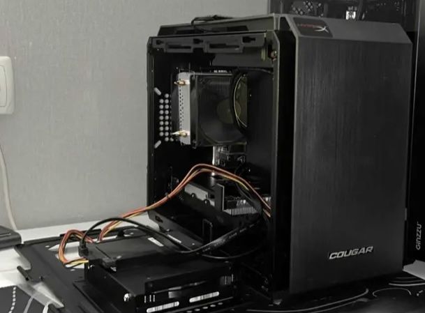Корпус Cougar QBX