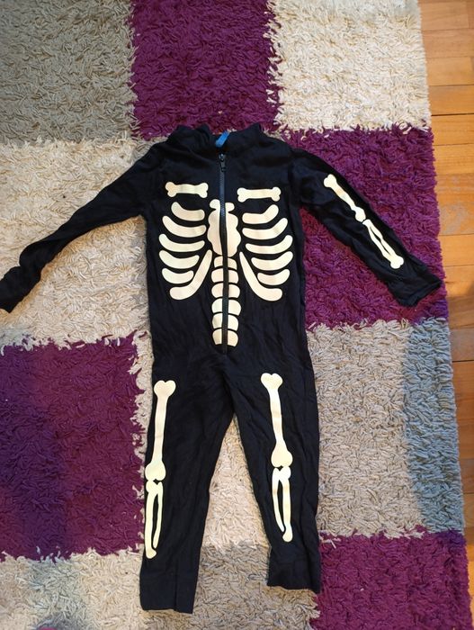 Продавам костюм за Хелоуин