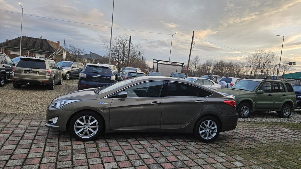 Hyundai I40, 1.6 Benzina, Sedan, 2 seturi de roti