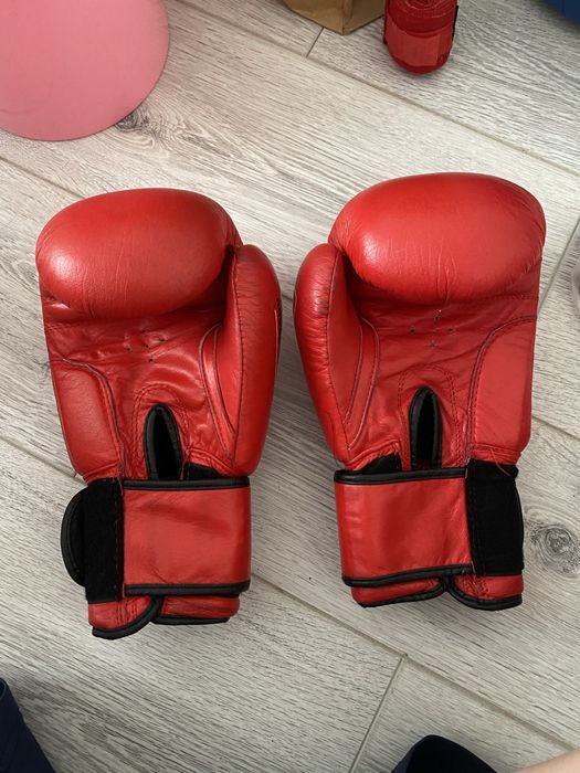 Боксеркие перчатки VELO