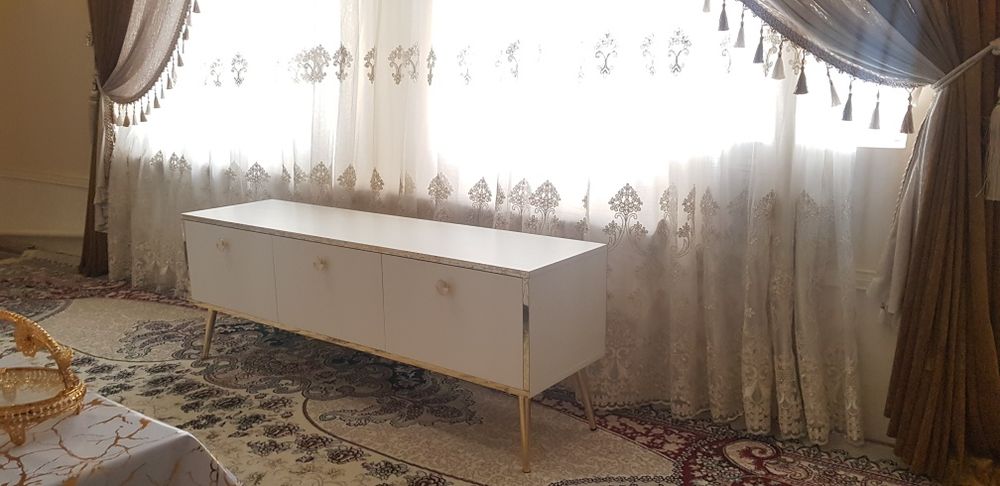 Телевизор поставка 137х35