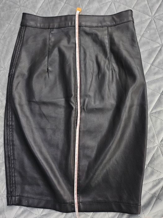 Кожена пола Теранова