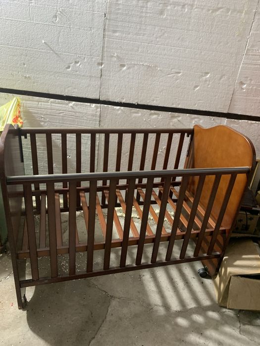 Детский стул и манежка