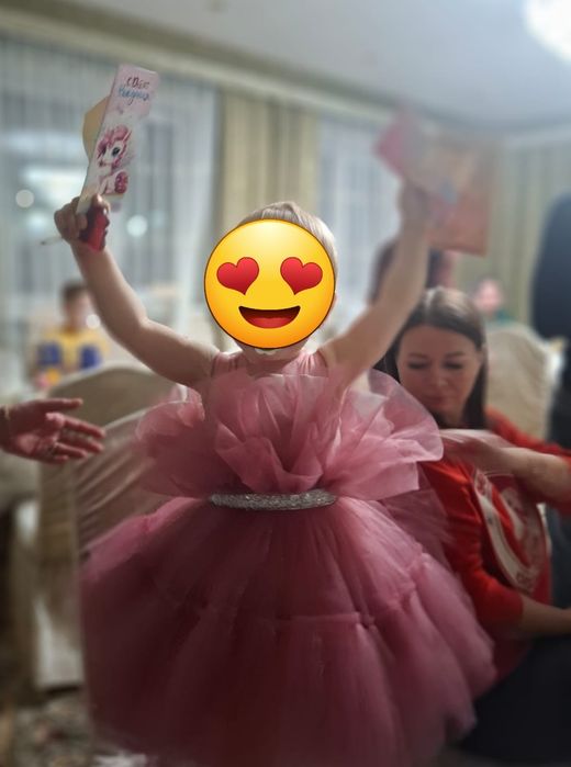 Продам красивые платья для принцесс