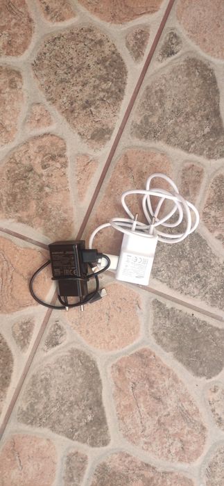 doua încărcătoare originale Samsung