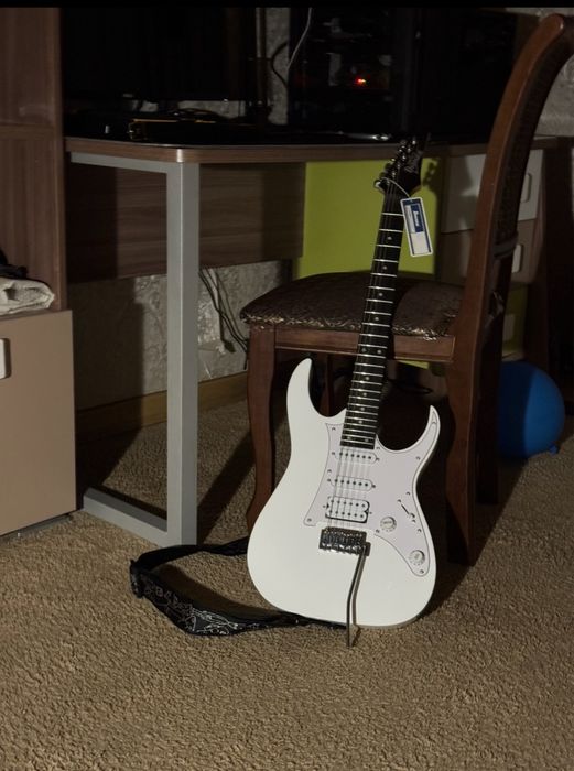 Электронитара ibanez gio