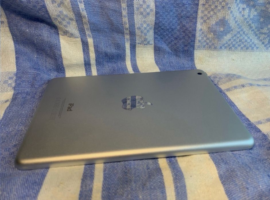 iPad mini коробка есть
