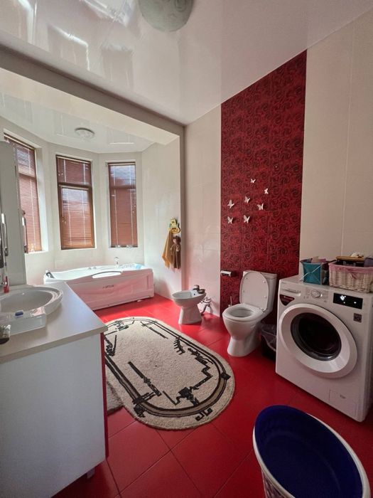 Сдается евродом 4 соток Яккасарай 3-х уровневый на 7 комнат