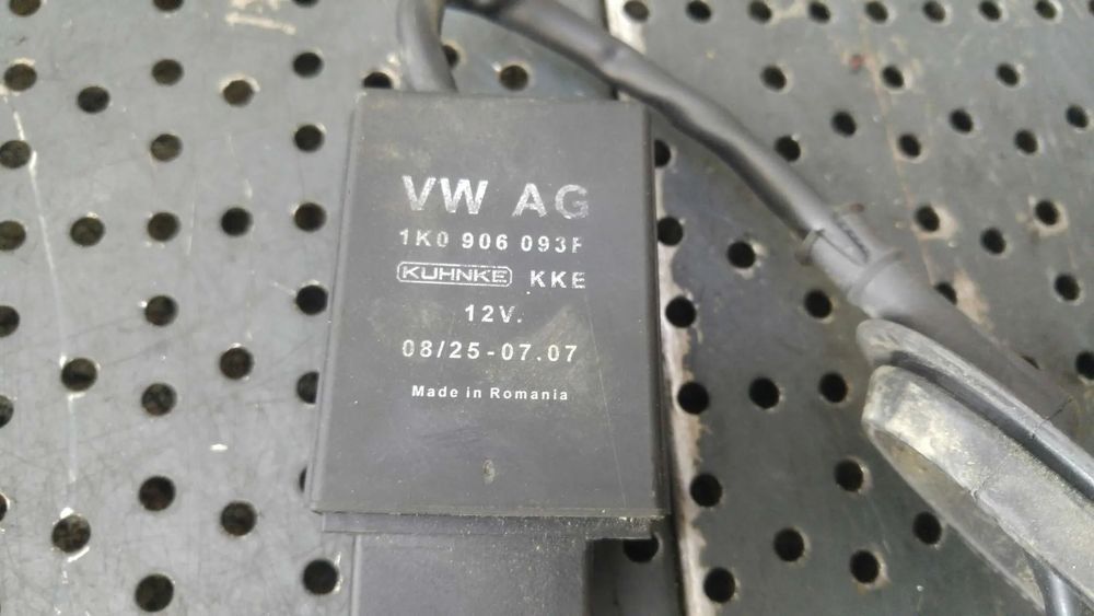 Releu pompa combustibil vw passat cc 1k0906093f