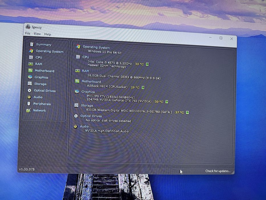 Pc intel i5 4570, 16gb ram, Nvidia GTX 750 2gb, hdd 1tb.